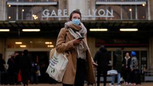 França bat el rècord d’incidència setmanal de covid des que va començar la pandèmia