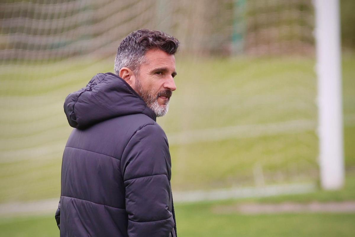 Iván Ania, durante un entrenamiento del Córdoba CF en la Ciudad Deportiva.