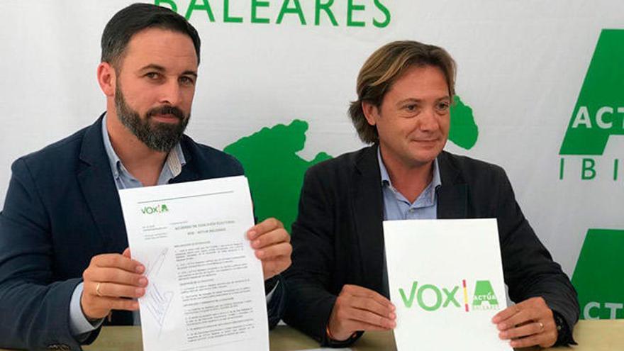 Auch Vox-Führer Santiago Abascal und Jorge Campos verbreiteten das Lügen-Video