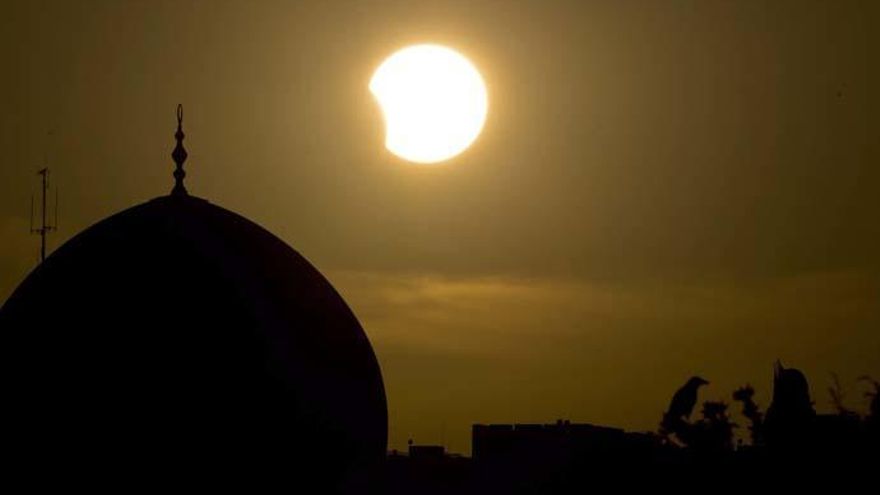 Este sábado habrá eclipse solar parcial.