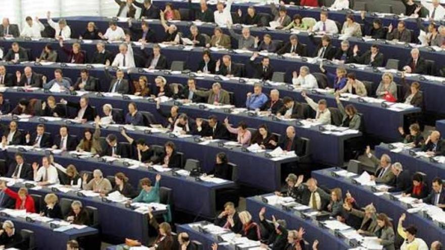 La Red se rebela contra los &quot;#eurodiputadoscaraduras&quot;
