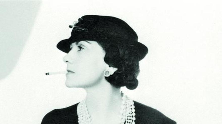 Coco Chanel, un estilo y una marca.  www.femalefatal.com