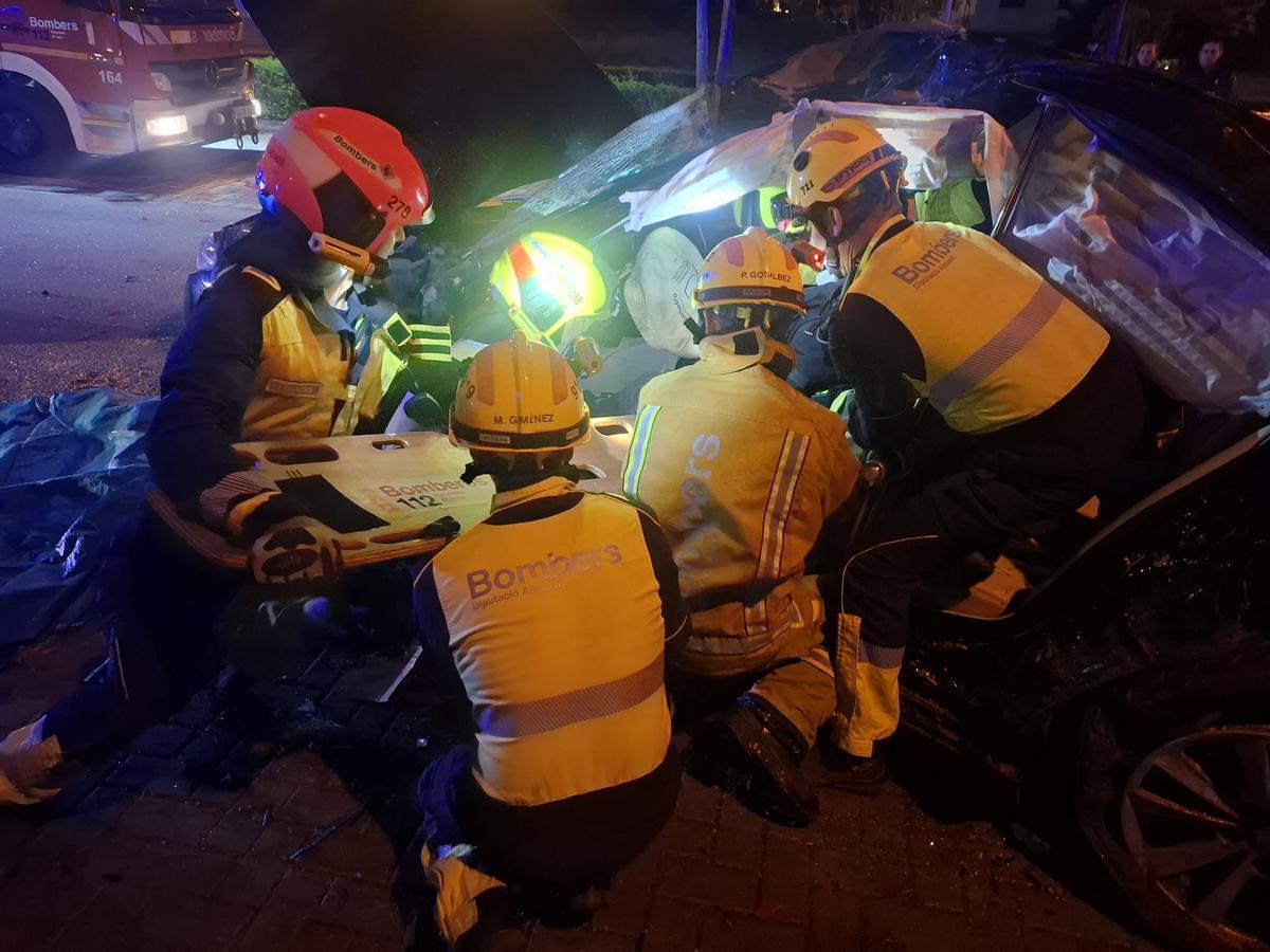 Un conductor tuvo que ser excarcelado en un accidente en Xàbia