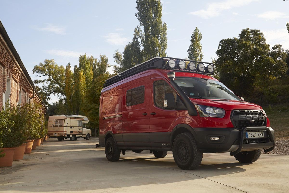 Ford Transit celebrates 60 years of innovation, leadership and uninterrupted service
