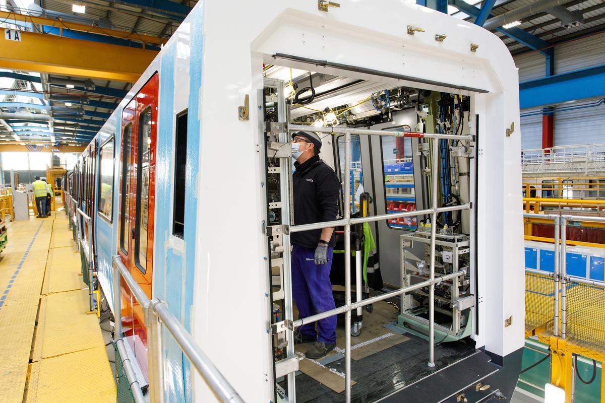 Fábrica de Alstom en Santa Perpètua de Mogoda, donde se fabrican los nuevos trenes del metro de Barcelona.