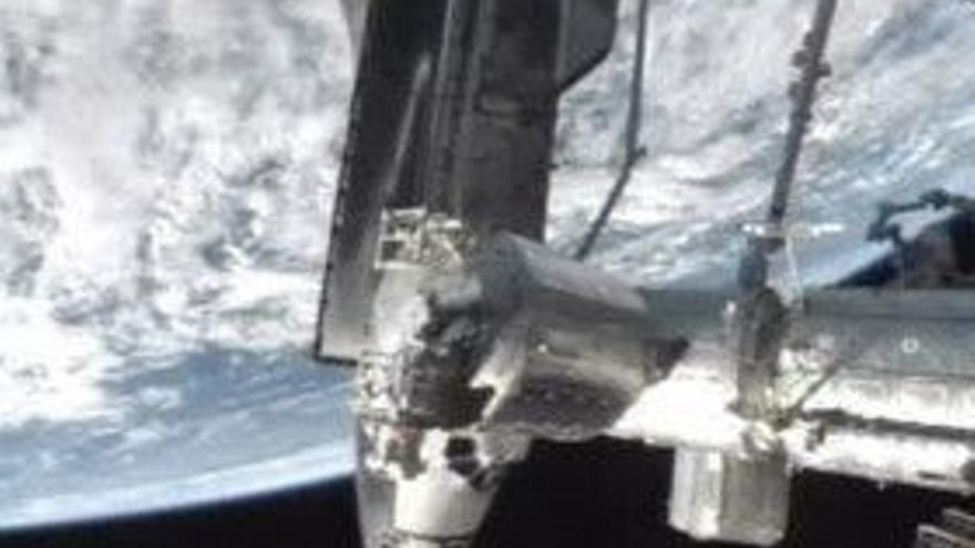 El Atlantis se acopla por última vez a la Estación Espacial Internacional