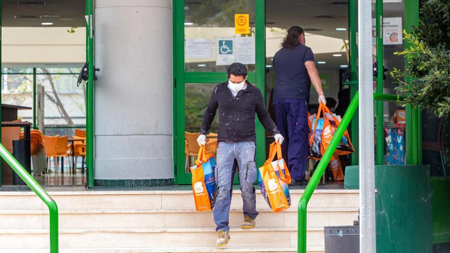 Reparto de comida en Benidorm