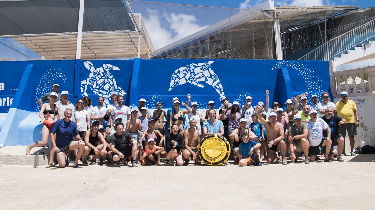 Participantes en la jornada de limpieza celebrada el sábado.