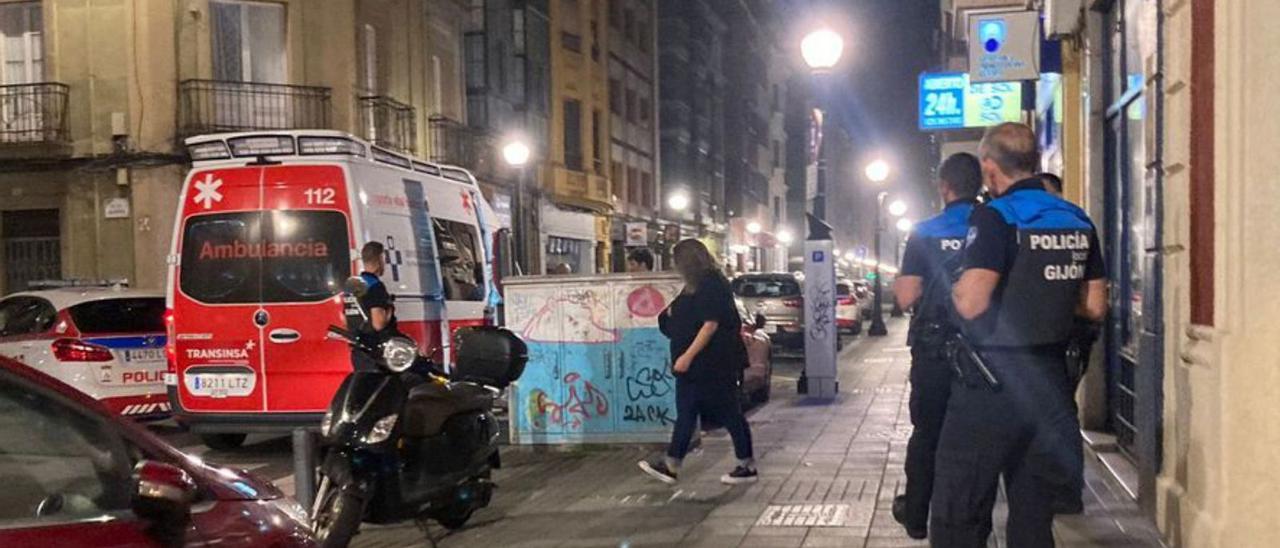 Intervención policial tras una pelea en Gijón que dejó un herido leve - La  Nueva España