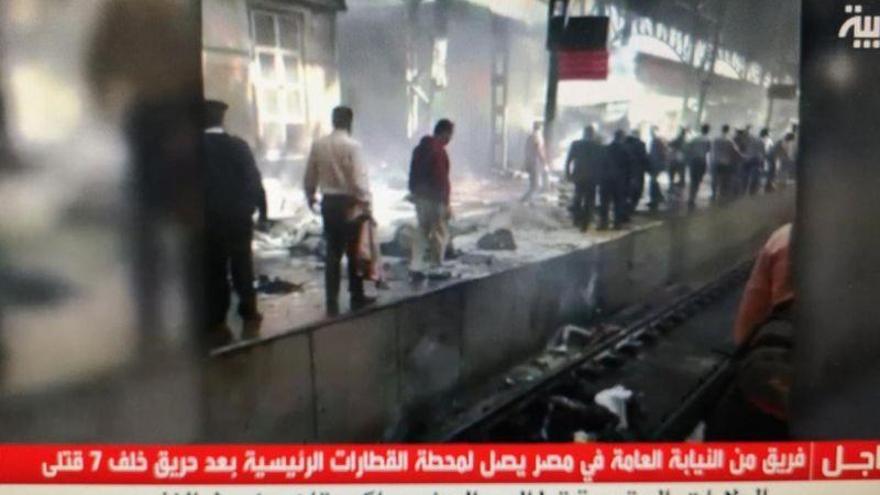 Al menos diez muertos en un incendio en la estación central de El Cairo