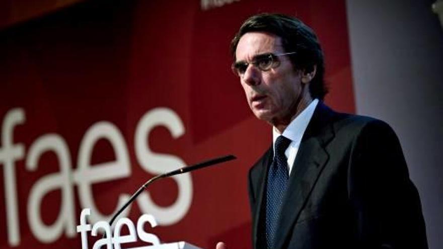 Aznar assegura que seguirà treballant per Espanya perquè «és tasca de tots»