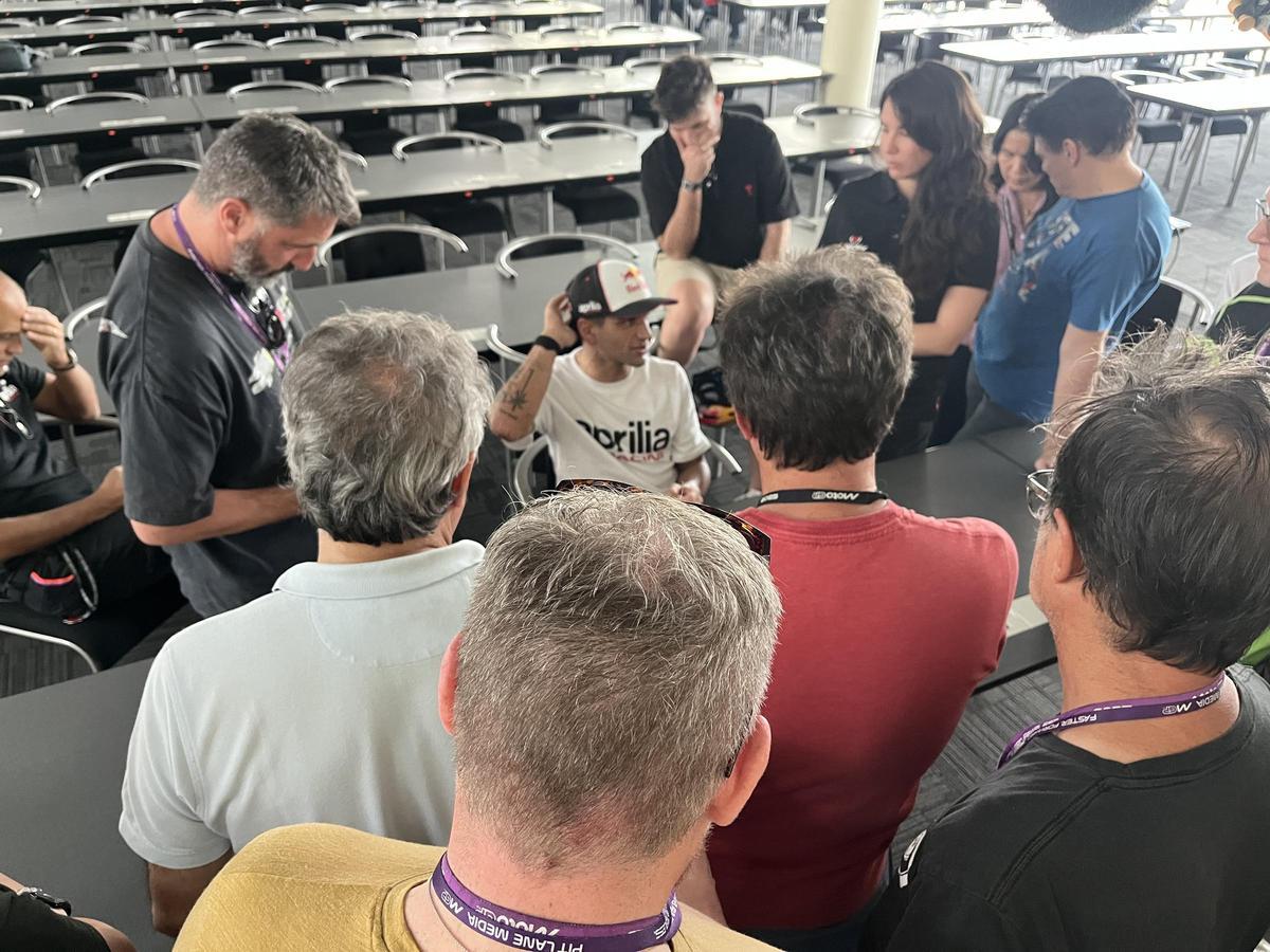 Jorge Martín (Aprilia) se ´ha presentado, hoy, en Sepang (Malasia) para conocer la evolución de su Aprilia.