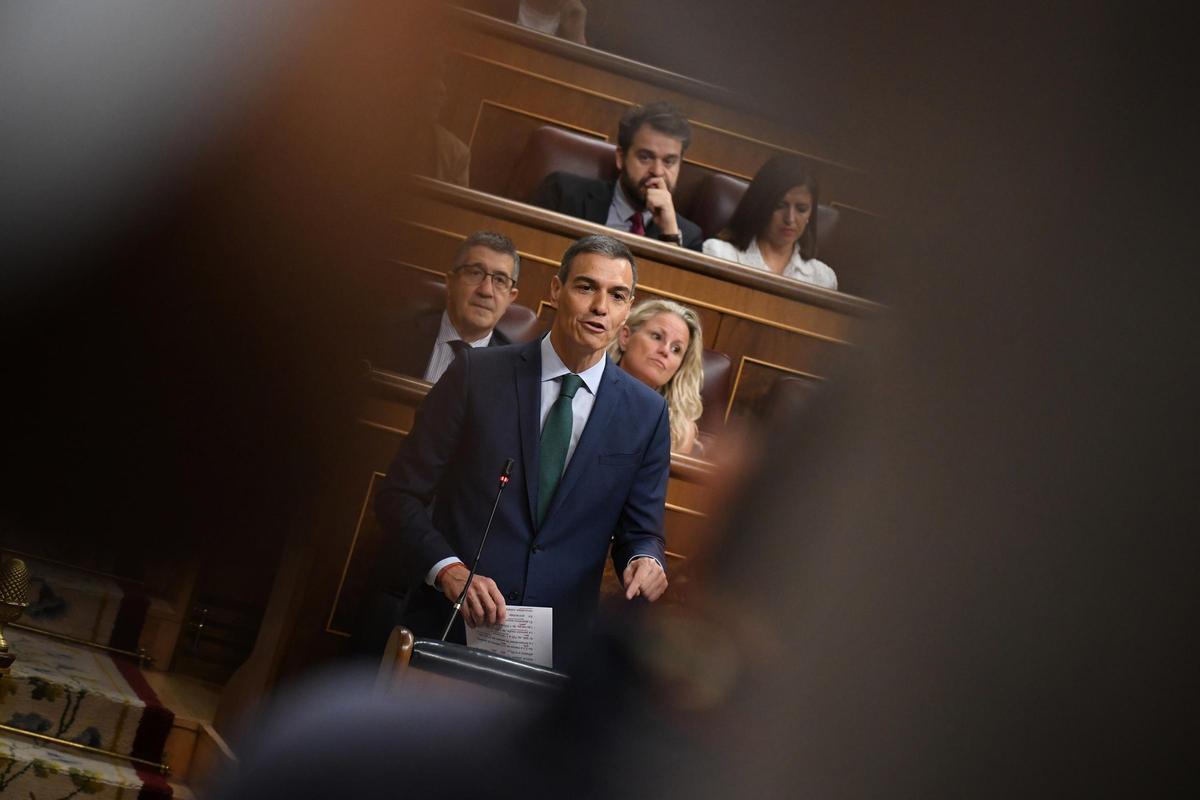 El presidente del Gobierno, Pedro Sánchez, interviene durante una sesión de control al Gobierno, en el Congreso de los Diputados, a 11 de junio de 2025, en Madrid (España).