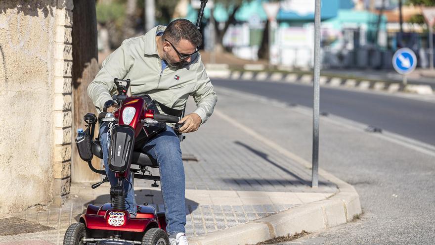 La odisea de ir de San Juan a El Campello en silla de ruedas