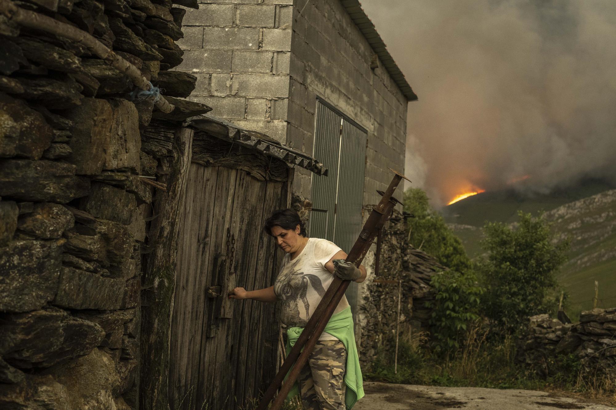 El incendio forestal de Laza (Ourense), desde Chandrexa de Queixa.