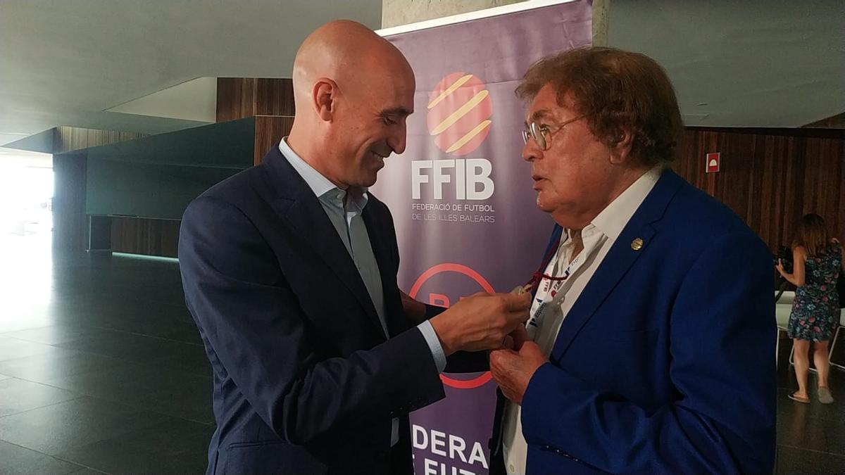 Bestard y Rubiales, esta mañana, durante la Asamblea Ordinaria celebrada en el Palau de Congressos.