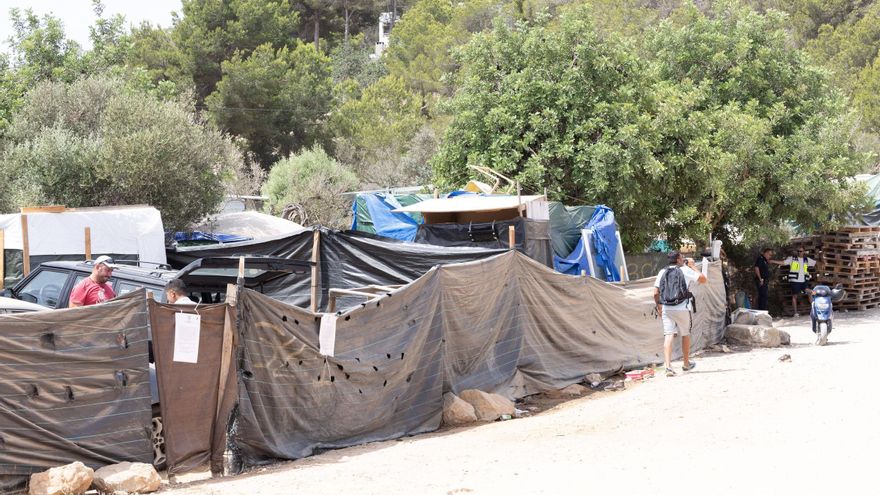 Santa Eulària niega que ponga trabas para empadronar a los residentes de Can Rova 2