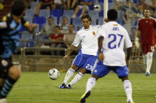 El Real Zaragoza logra el trofeo 'Carlos Lapetra' en la tanda de penaltis