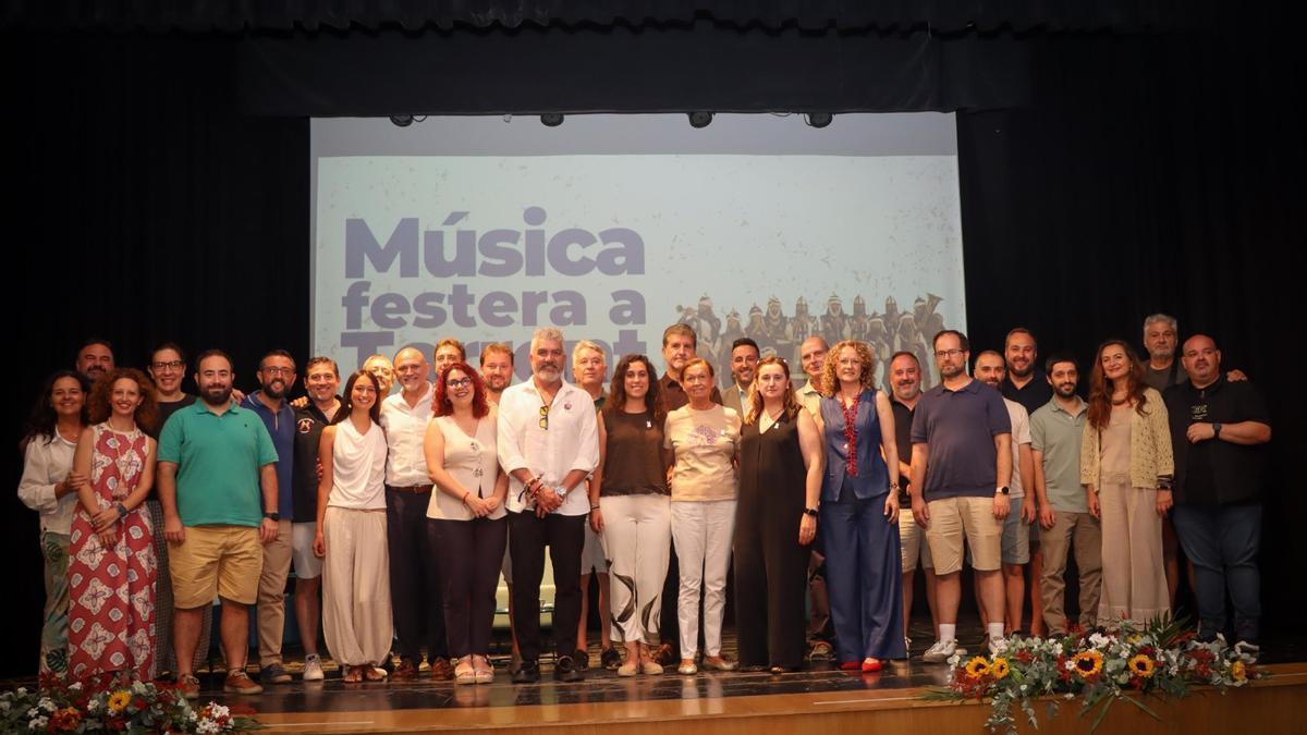 Foto de familia de la presentación de las grabaciones de ‘Música Festera a Torrent’
