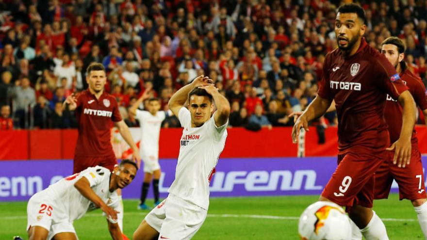 El Sevilla avanza en Europa ante el Cluj.