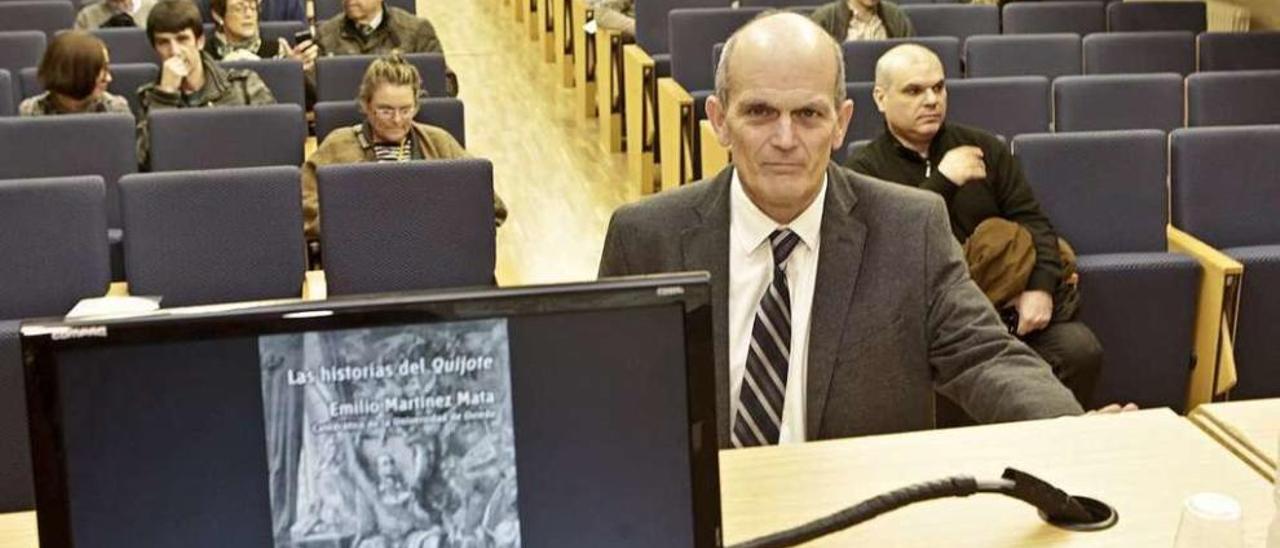 Emilio Martínez Mata, ayer, en la UNED.