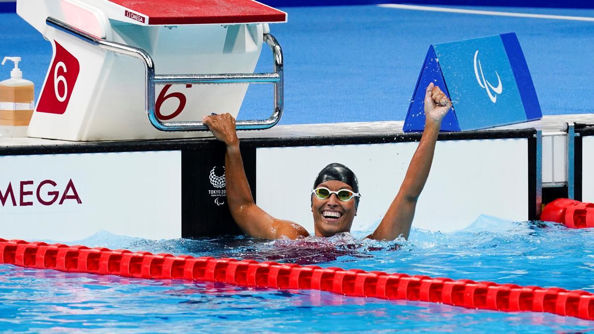 Teresa Perales, eufórica tras conseguir la medalla de plata el pasado lunes. | EFE / PAULINO ORIBE