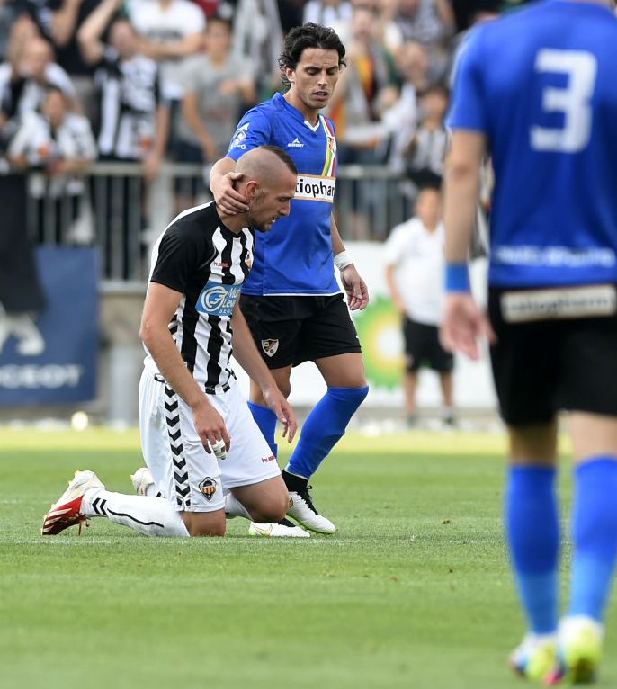 Castells, en el partido contra el Linares en Castalia en 2015.