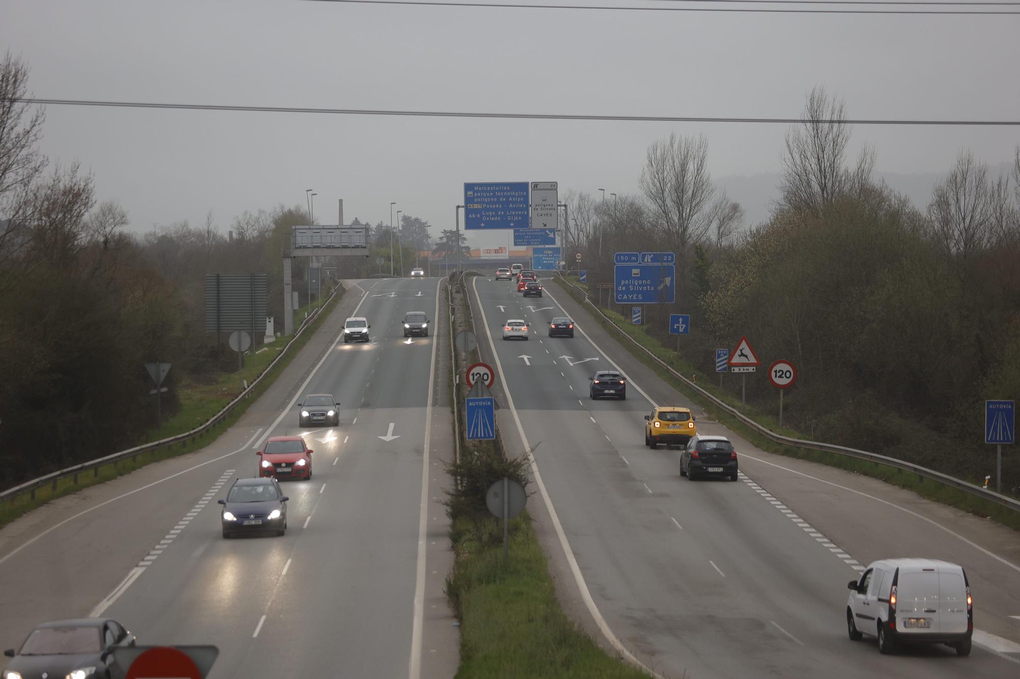 EN IMÁGENES: así está siendo el paro del transporte en Asturias