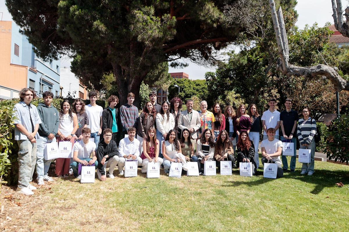 La Universidad de La Laguna reconoce a las treinta mejores notas de la PAU La Universidad de La Laguna reconoce a las treinta mejores notas de la PAU