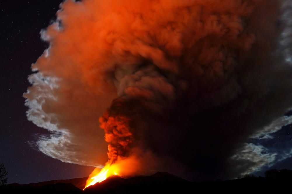 El Etna en erupción.