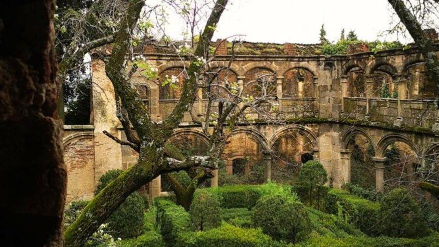 Arcos en ruinas del monasterio