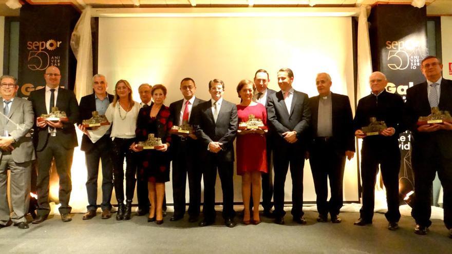 Los premiados posaron con los galardones en el recinto ferial del Huerto de la Rueda de Lorca.