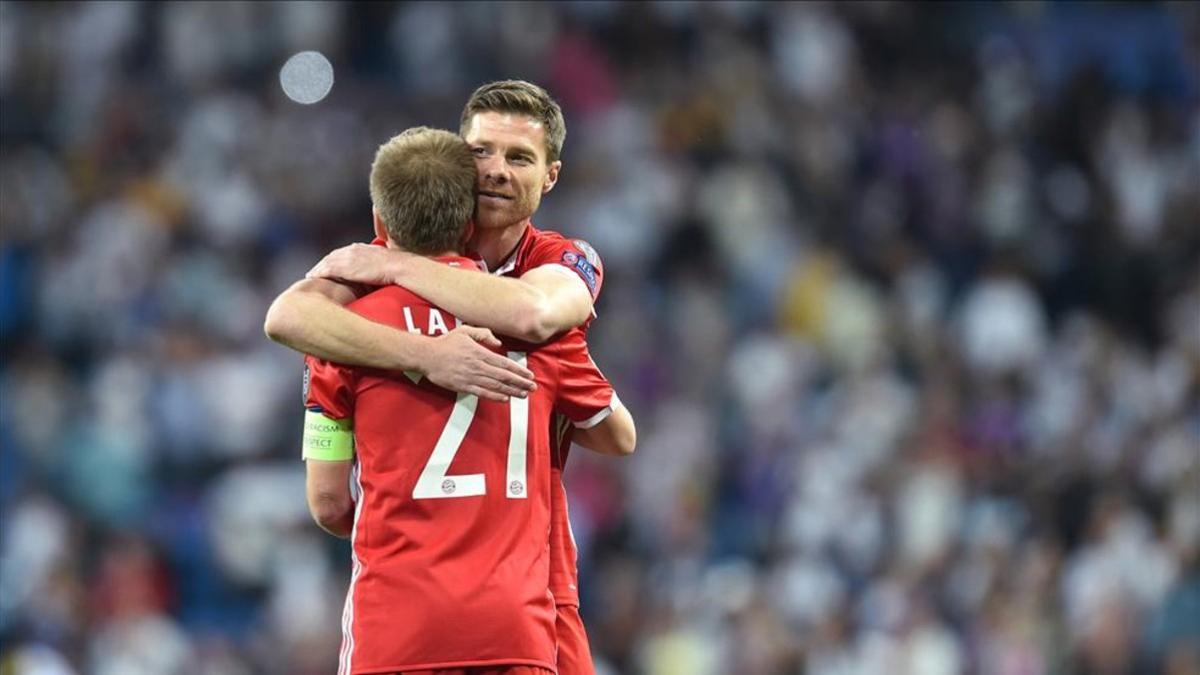 Lahm y Xabi Alonso se despiden del fútbol en el Allianz Arena