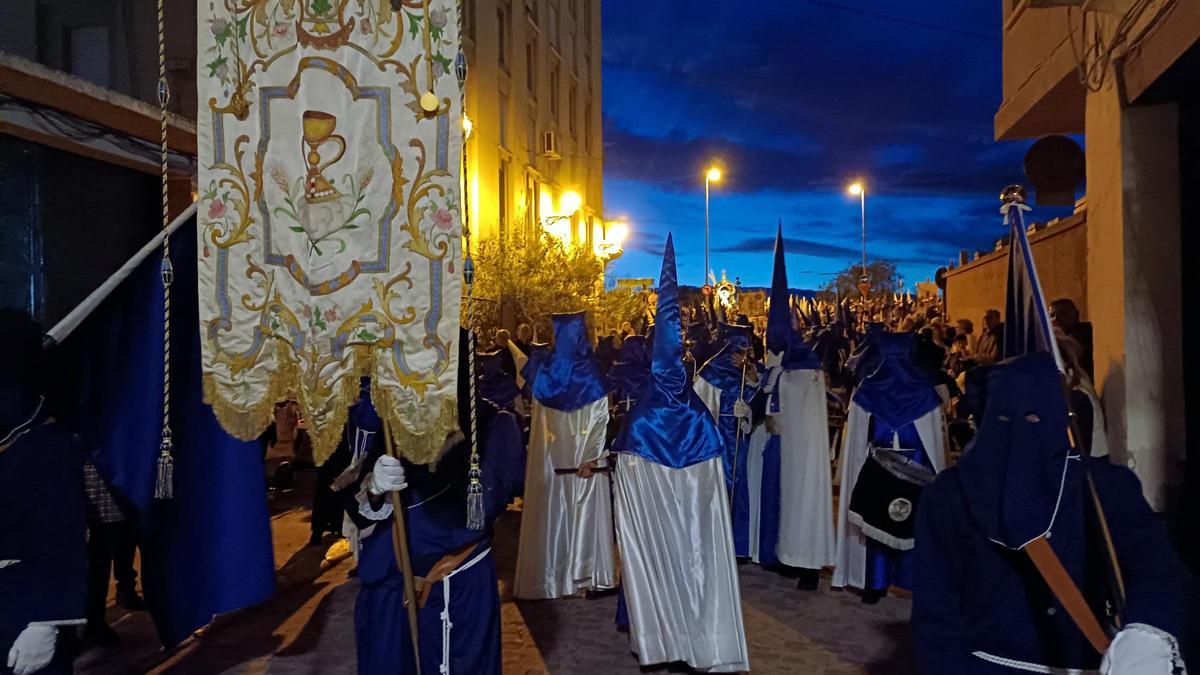 La procesión, al salir desde la Plaça de Santa María