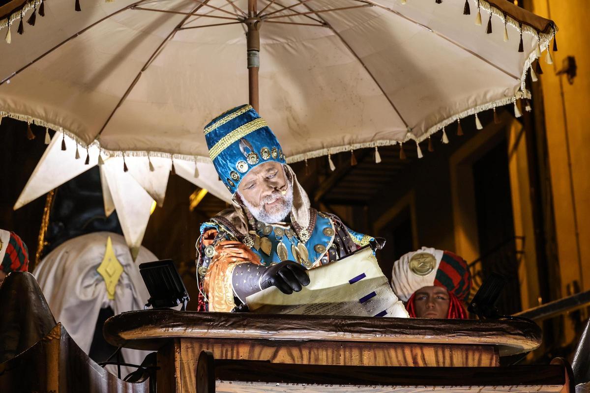 Las imágenes del Día de la Burrita y el Bando Real de Alcoy