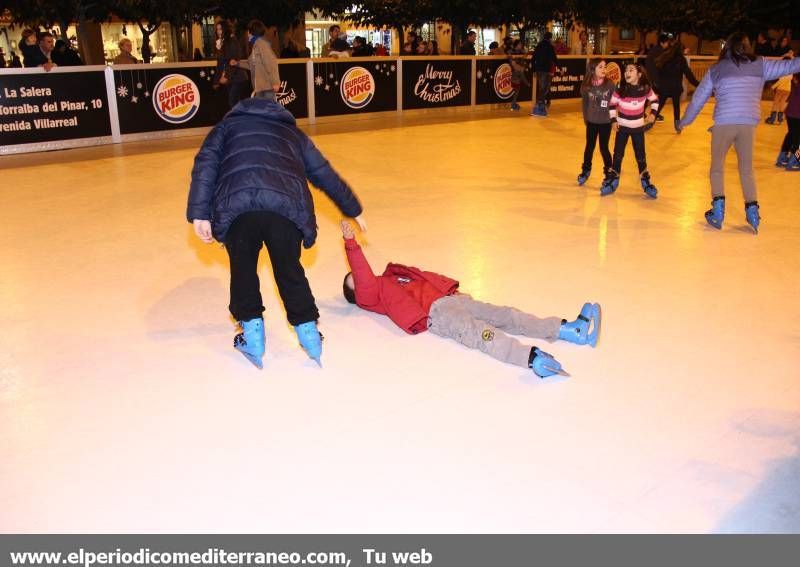 GALERÍA DE FOTOS -- Diversión sin límite en la pista de hielo ecológica