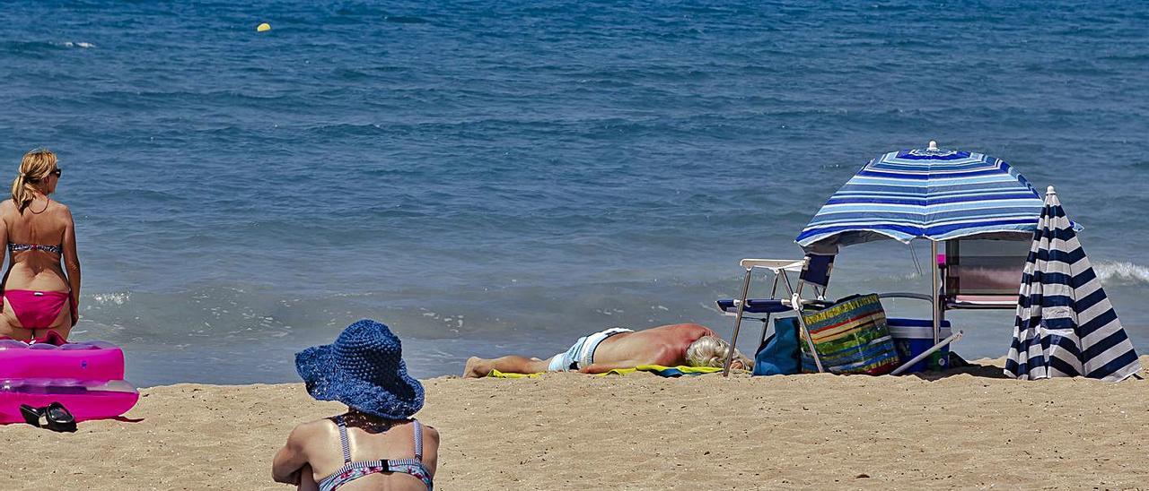 Las playas vacías de turistas internacionales han sido la tónica del peor verano que se recuerda.