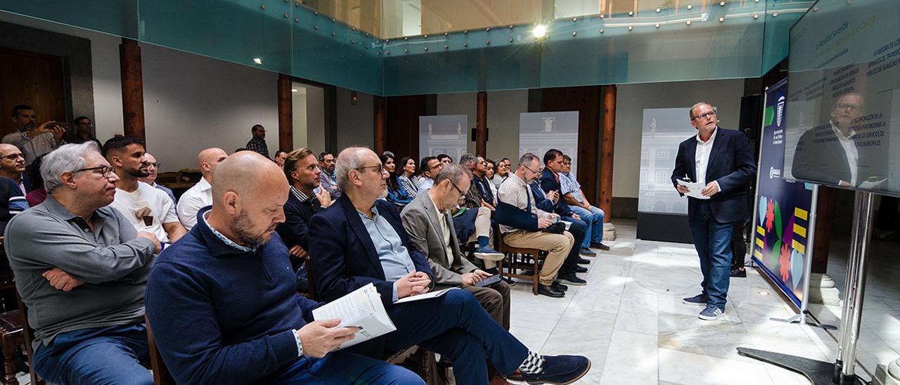 El concejal de Movilidad, José Eduardo Ramírez durante la presentación de la nueva Estrategia de Movilidad Sostenible.