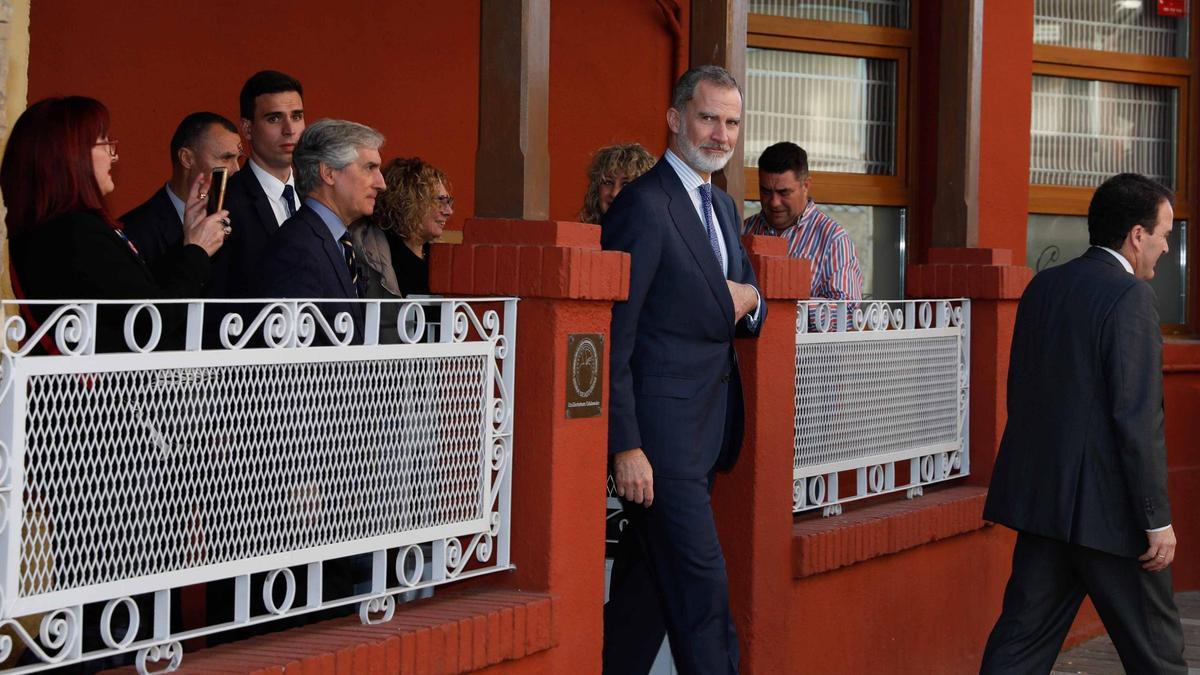 El Rey Felipe VI come en Avilés