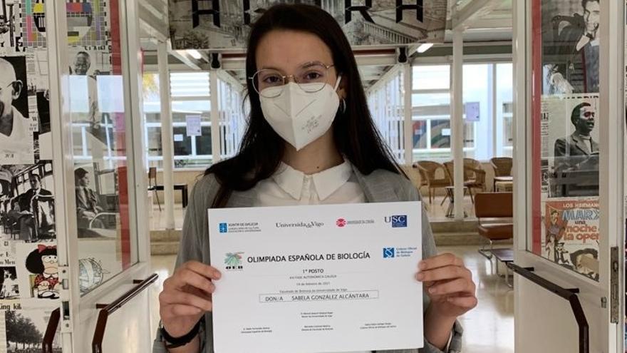 Sabela González Alcántara, primer puesto en la fase gallega de la Olimpiada de Biología.