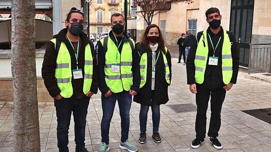 Un grupo de informadores en Manacor.