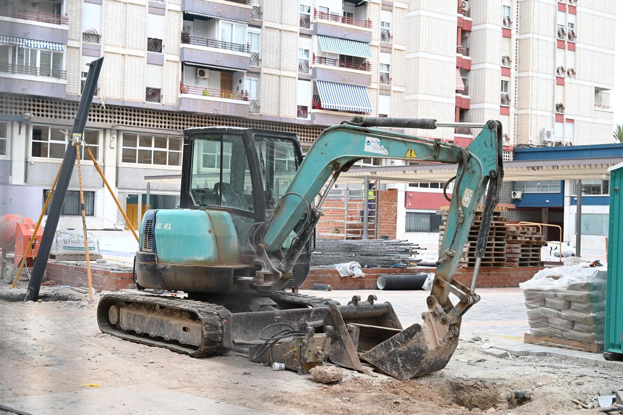 Así van las obras de la plaza de los pisos azules en Elche