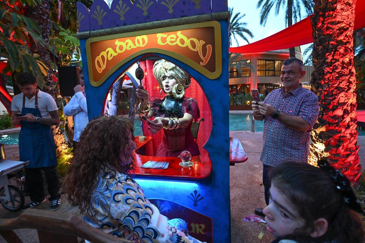 El Hotel Huerto del Cura de Elche da la bienvenida al verano con una gran fiesta benéfica El Hotel Huerto del Cura de Elche da la bienvenida al verano con una gran fiesta benéfica