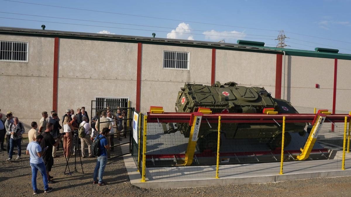 Prueba de la plataforma con un vehículo pesado del Ejército de Tierra