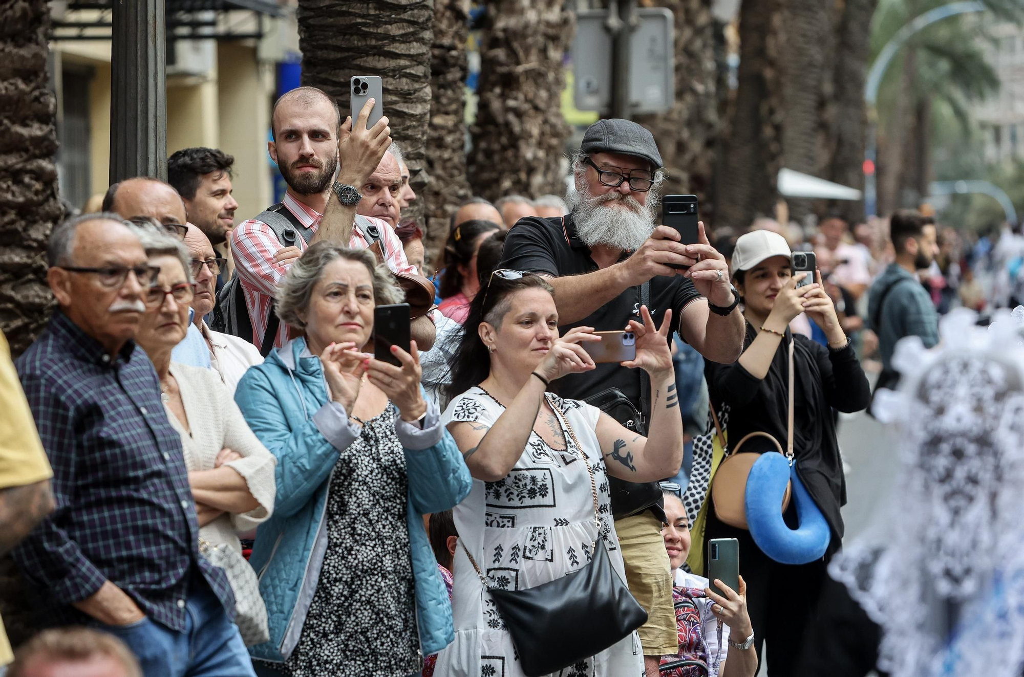 Resumen de los actos de inicio de las Hogueras 2024 ( Mascletà, Pasodoble, Homenaje Foguerers y Barraquers, desfile del Pregón y Pregón oficial )