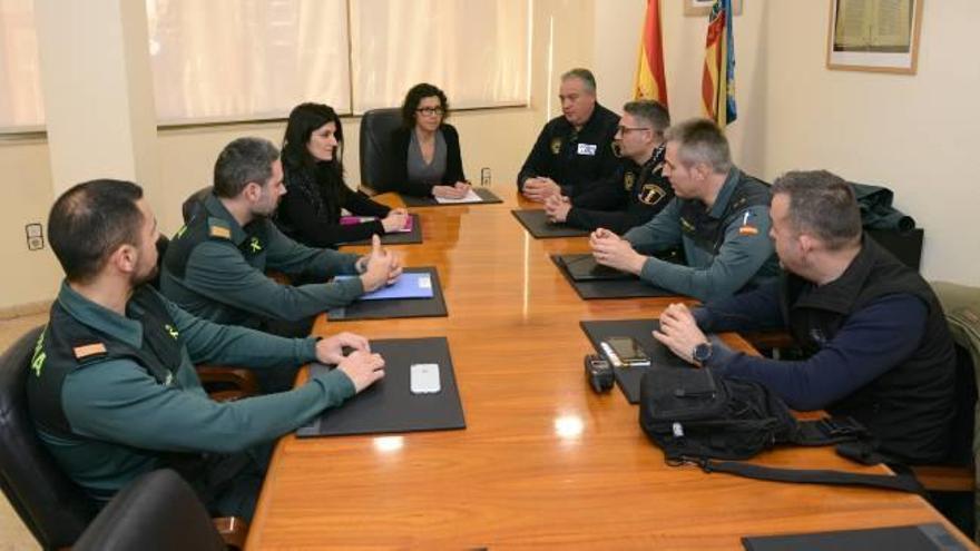 Operativo de la Guardia Civil y la policía contra los ataques a coches