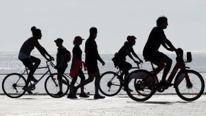 Cobrar més per anar a la feina en bici: la idea que estudia el Govern