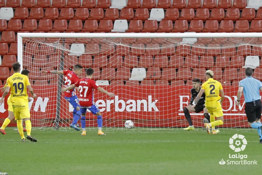 Partido de la Liga Smartbank entre el Sporting y el Málaga CF