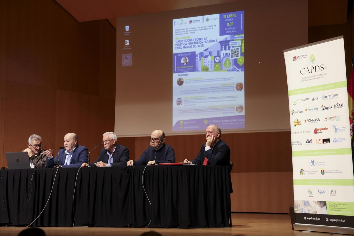 Un momento del encuentro organizado por la UMH y patrocinado por empresas del sector agrícola e instituciones públicas