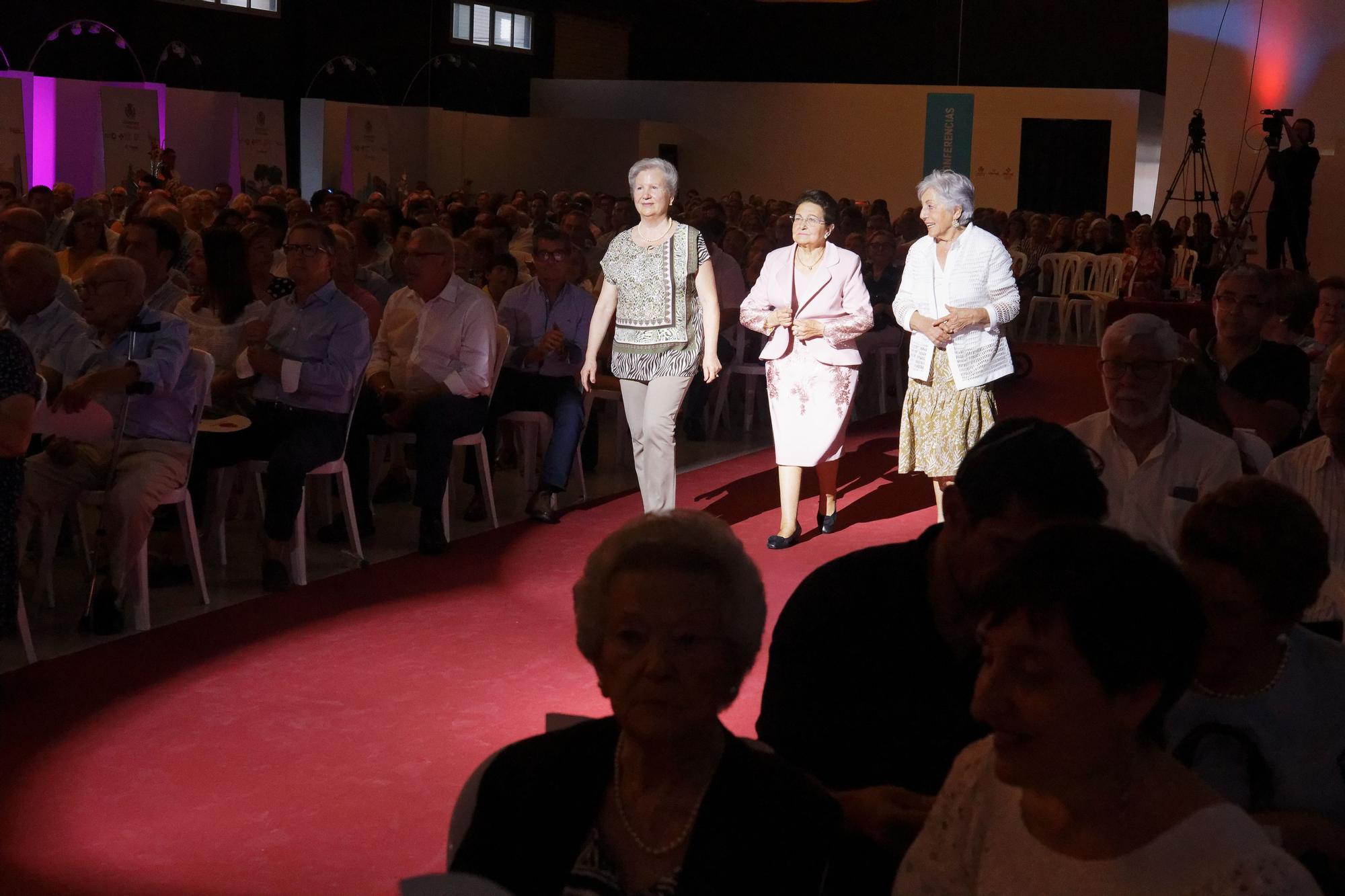 Homenaje 75 aniversario de reina y damas de fiestas de Vila-real